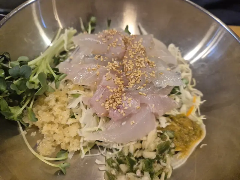 신선한 도다리 회덮밥