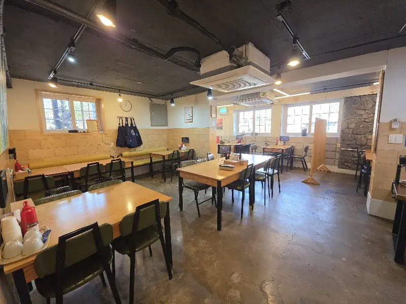 목포명가 율현본점 넓은 홀 내부