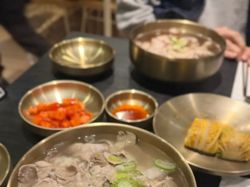 정갈한 테이블 세팅