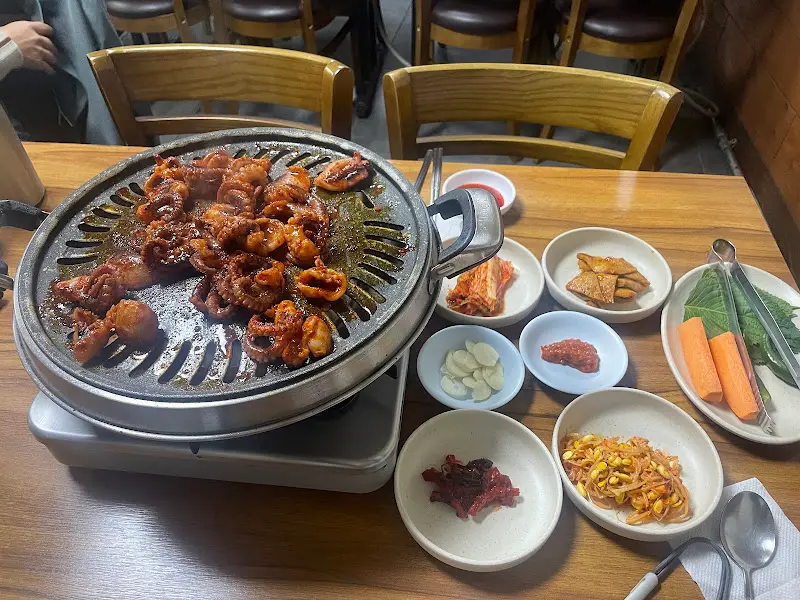 쭈꾸미 구이와 밑반찬