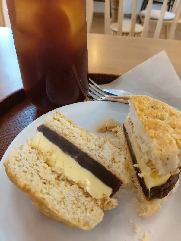 스콘과 아이스티