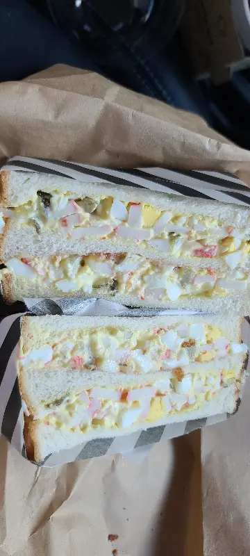 속이 꽉 찬 샌드위치