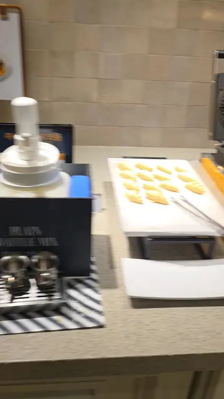 와플 만드는 모습