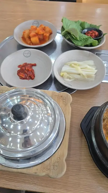 두거리우신탕 밑반찬