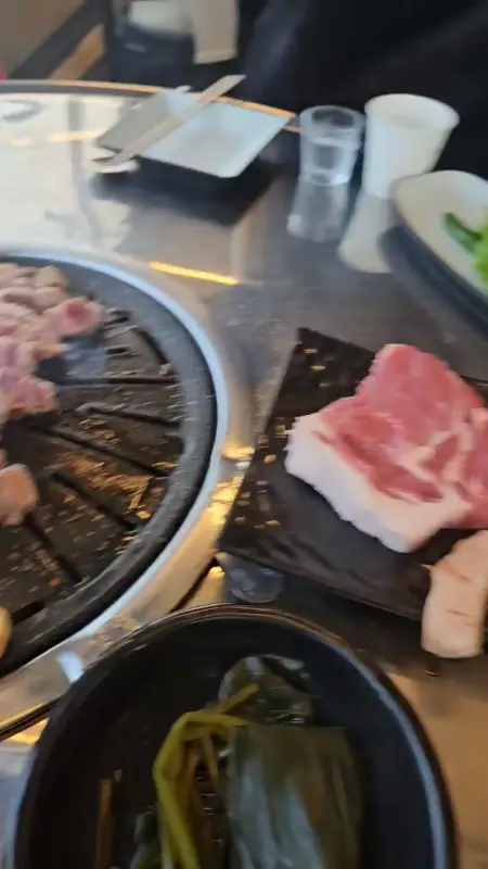맛있게 익어가는 흑돼지