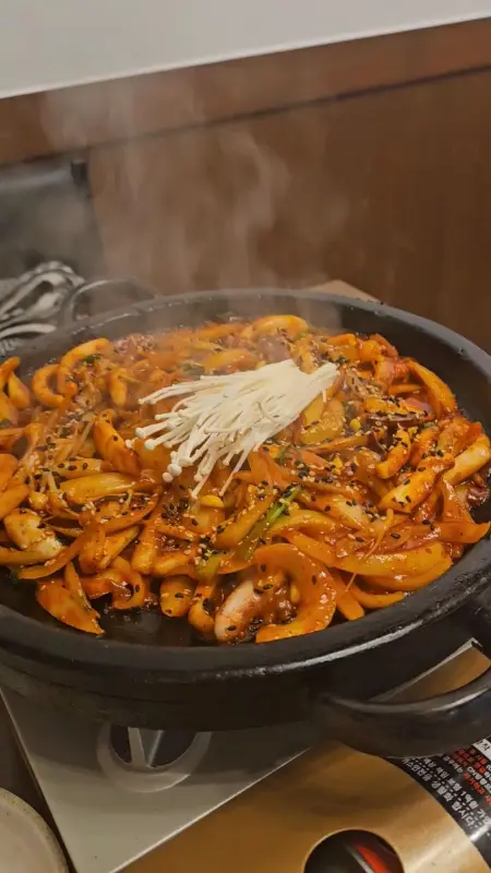 돌판 섞어볶음 조리 영상 썸네일