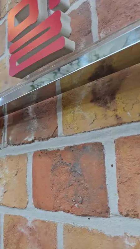 정겨운 벽돌 외관