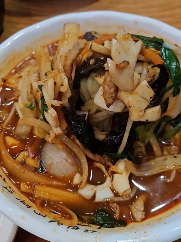 푸짐한 야끼우동