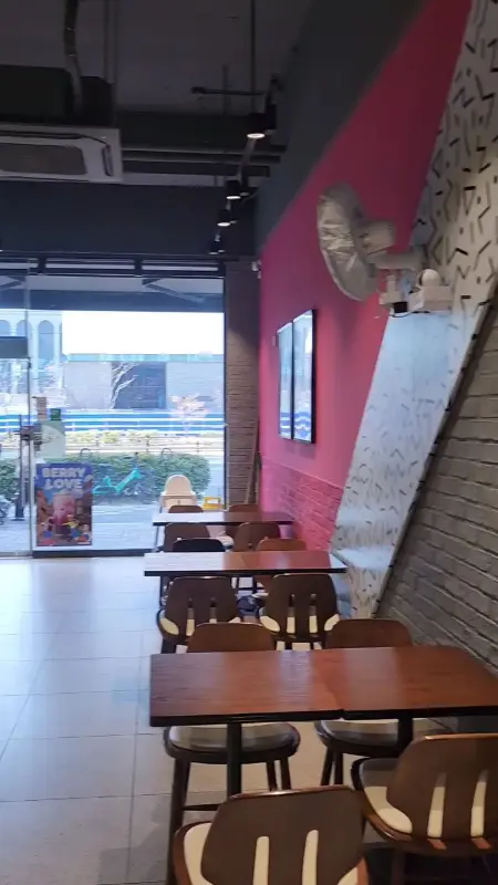 던킨도너츠 내부