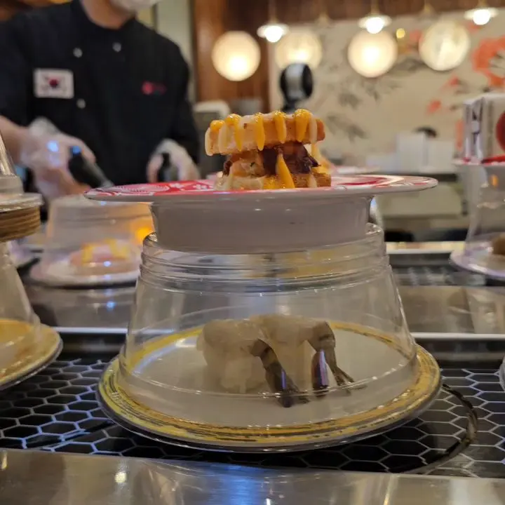 다이와스시 레일 위 초밥들