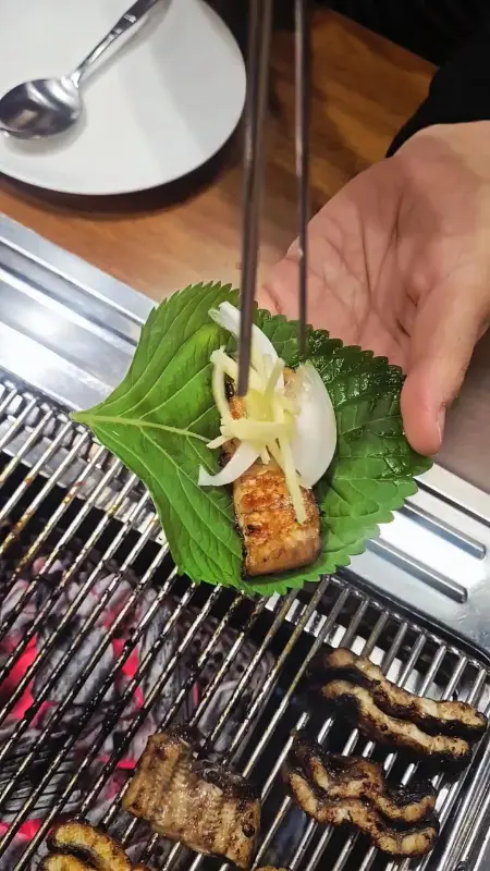 풍천장어전문 굽는 영상