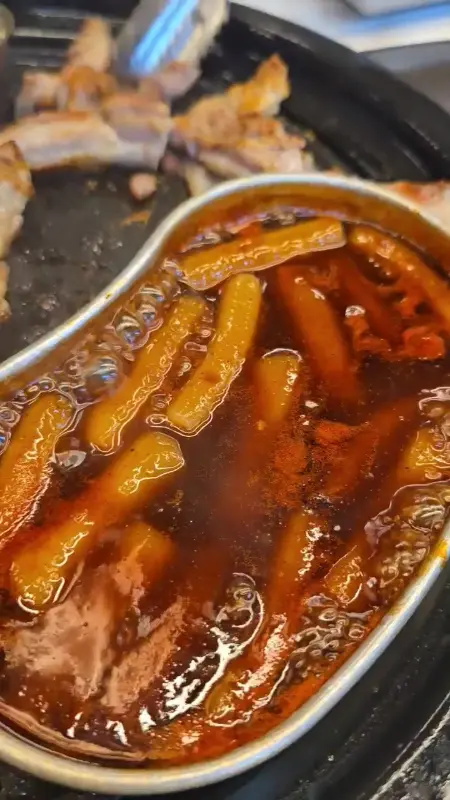 매콤달콤한 떡볶이