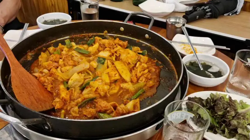푸짐한 닭갈비 한 상