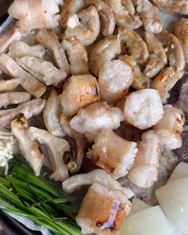 노릇노릇하게 구워진 곱창