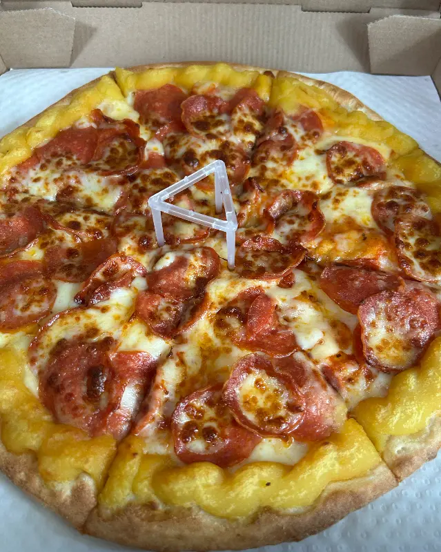 페퍼로니 피자의 모습