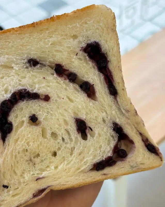 블루베리 식빵 단면