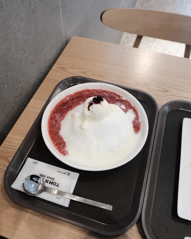 탐앤탐스 딸기 요거트 빙수