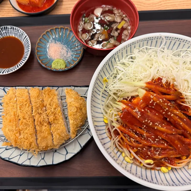 돈까스와 쫄면 세트