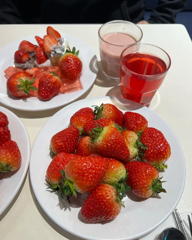 애슐리퀸즈 다산점의 딸기 뷔페