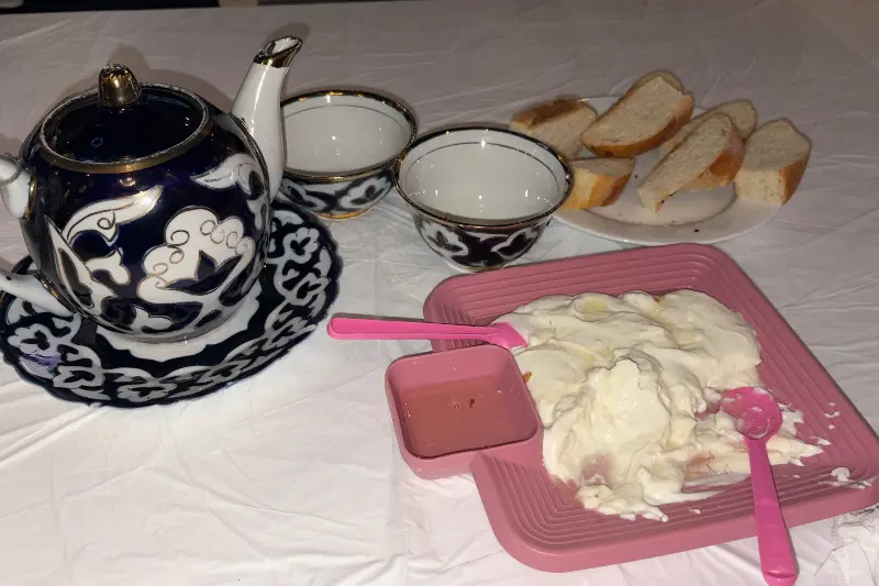 카이막과 빵, 차