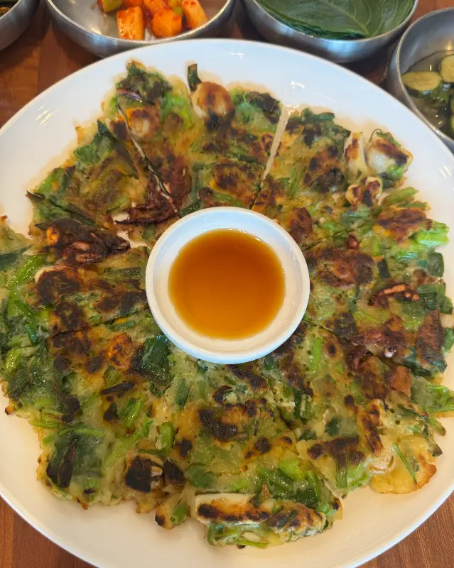 향긋한 미나리 해물전