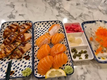 눈꽃처럼 녹아내리는 숙성 연어의 향연, 안동 도청에서 발견한 인생 맛집