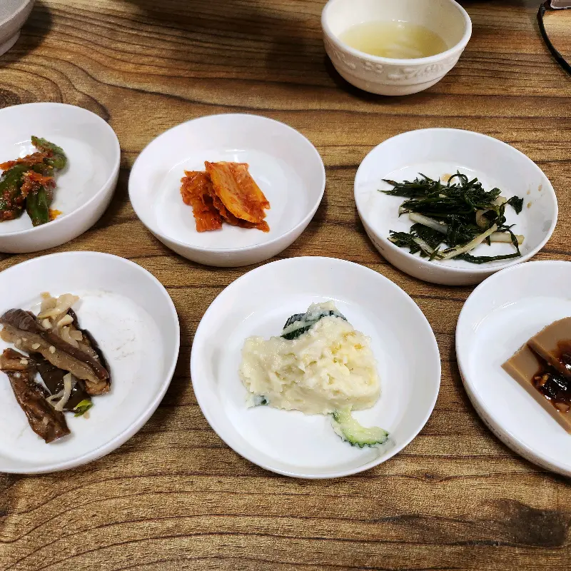 정갈한 밑반찬