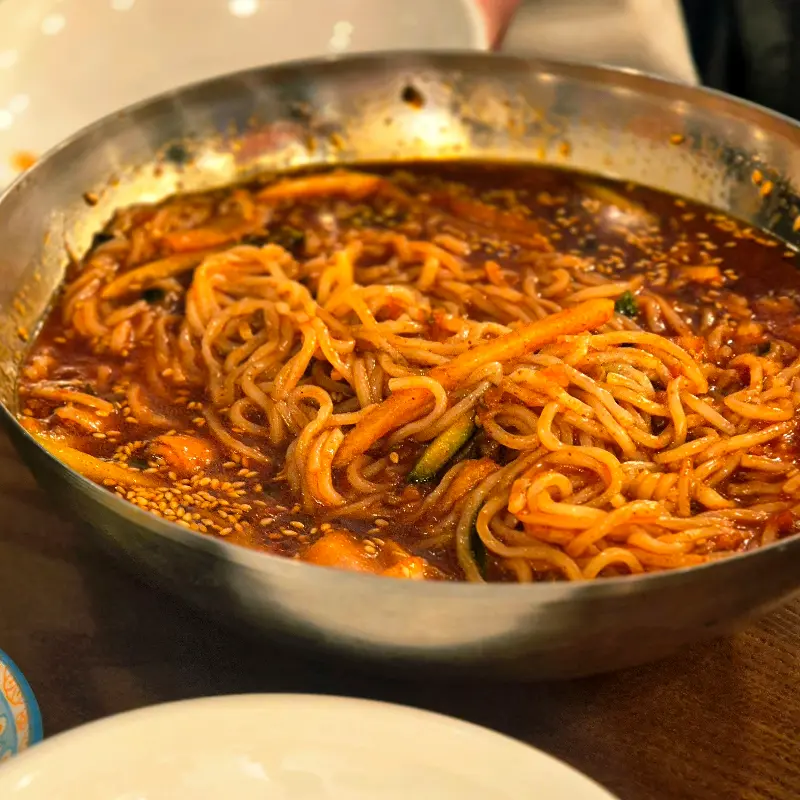매콤달콤한 비빔국수