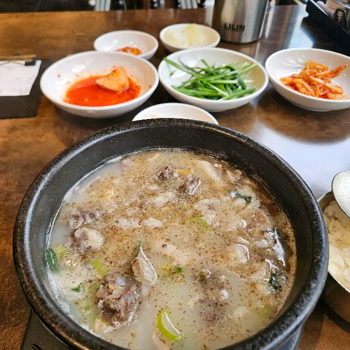 뽀얀 순대국