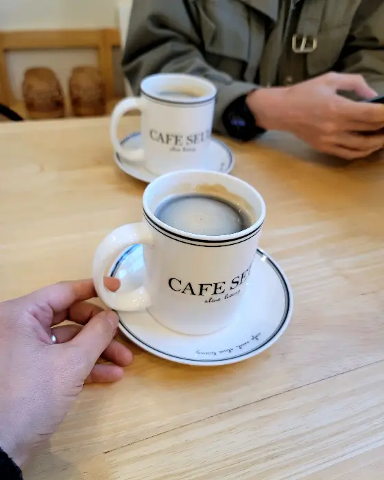 카페 내부 공간 모습