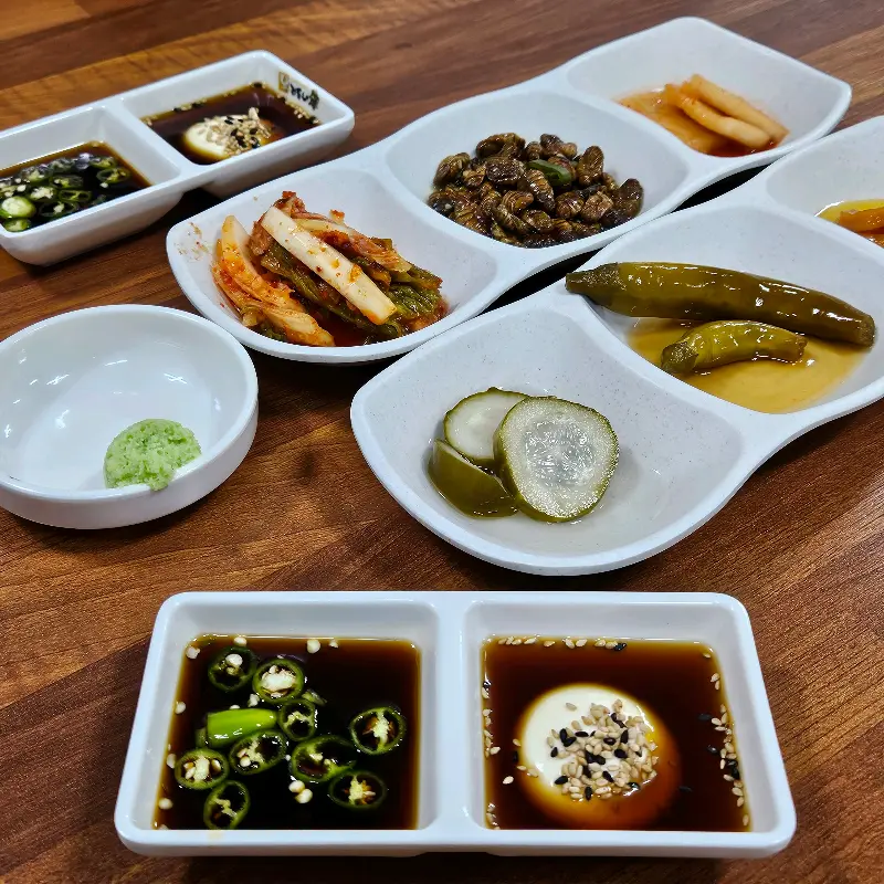 깔끔한 밑반찬 클로즈업