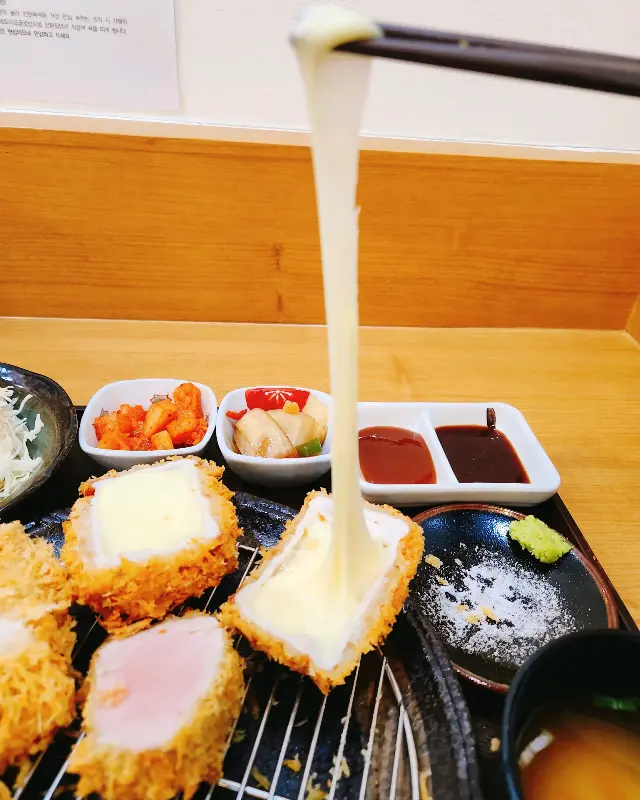 치즈 늘어나는 모습