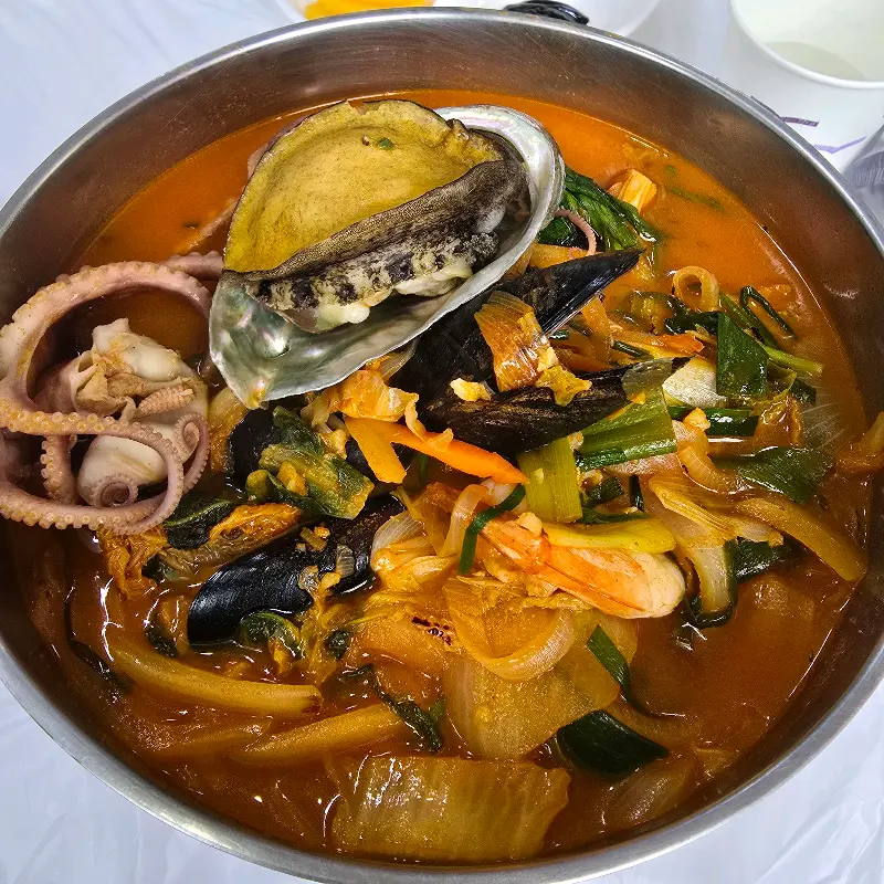해산물이 가득한 짬뽕