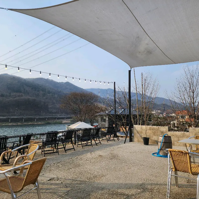 아그라바 야외 테라스