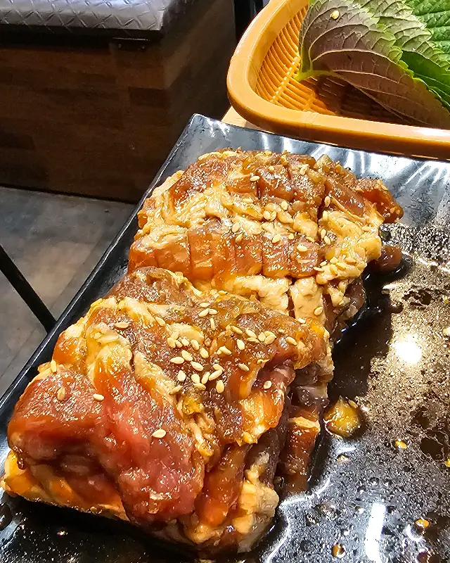 윤기가 흐르는 돼지갈비