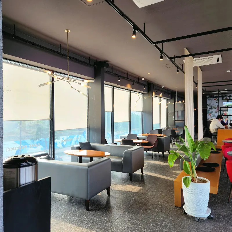 카페 내부 좌석