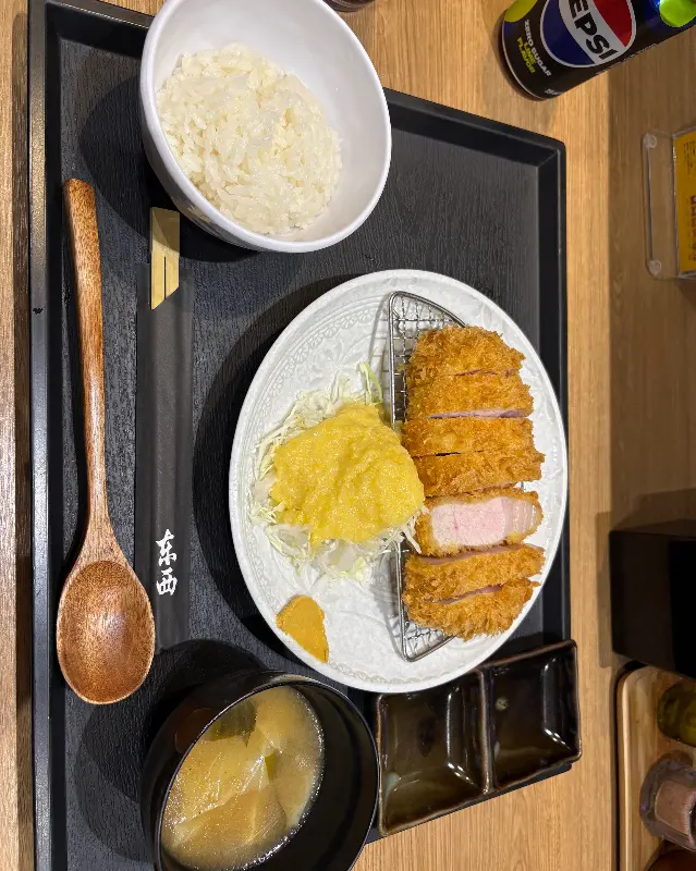 흑심의 맛깔스러운 돈까스 한 상