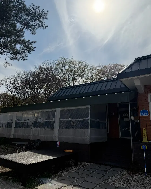 식당 앞 테라스