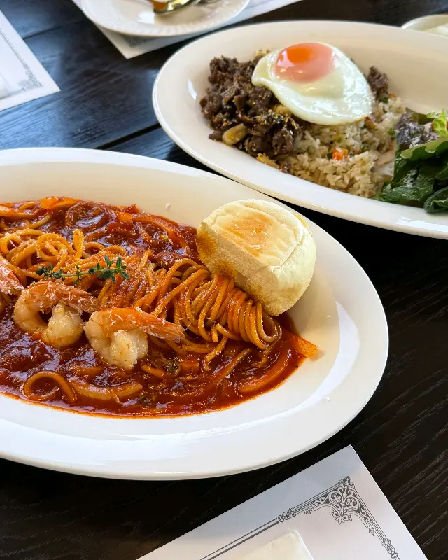 토마토 스파게티와 볶음밥