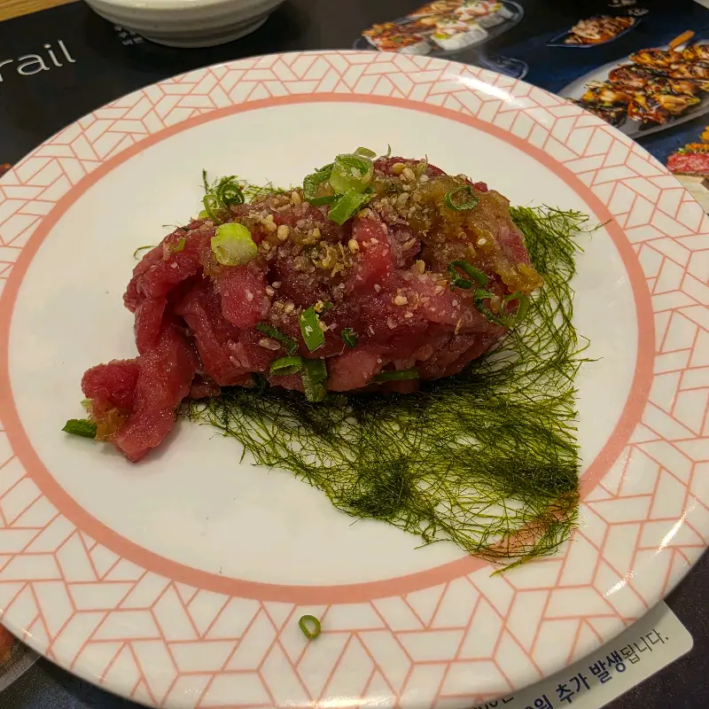 신선함이 느껴지는 육회