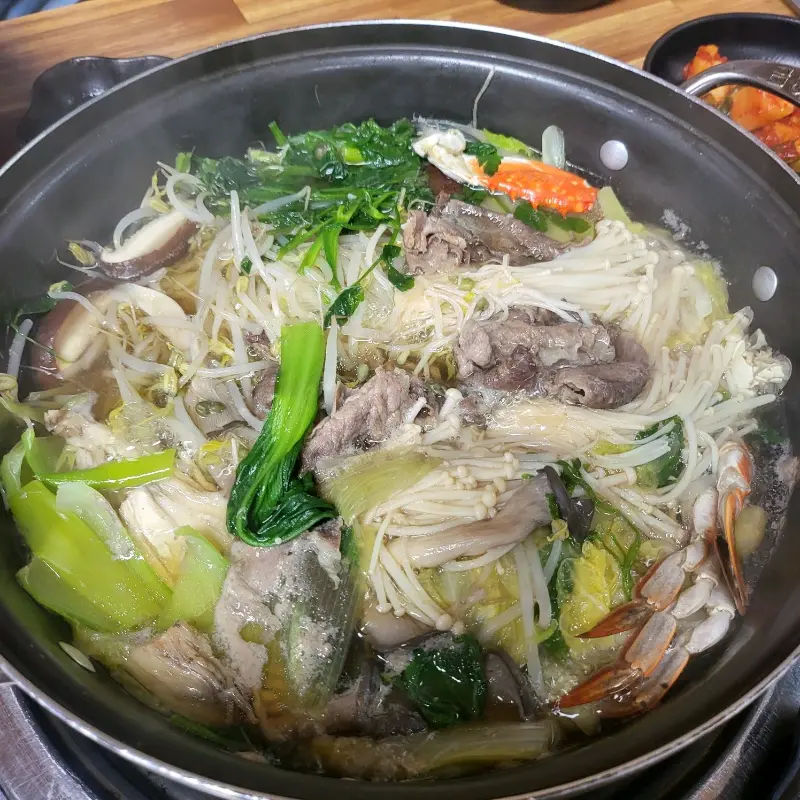 끓고 있는 샤브샤브