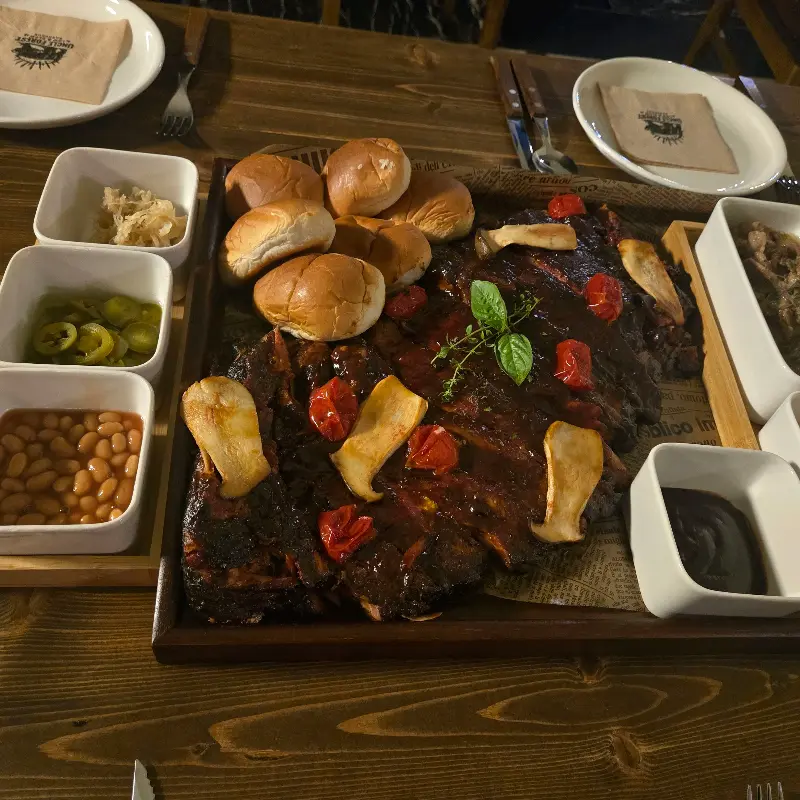 다양한 사이드 메뉴와 스페어립