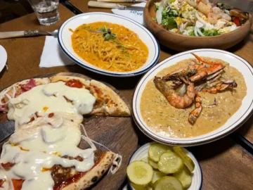 향긋한 바질에 반하는 앞산 데이트 맛집, 로벤하우스에서 인생 피자 만나다