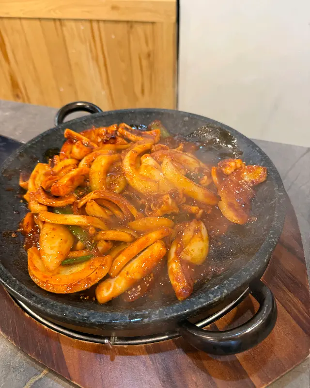 지글지글 돌판 오징어