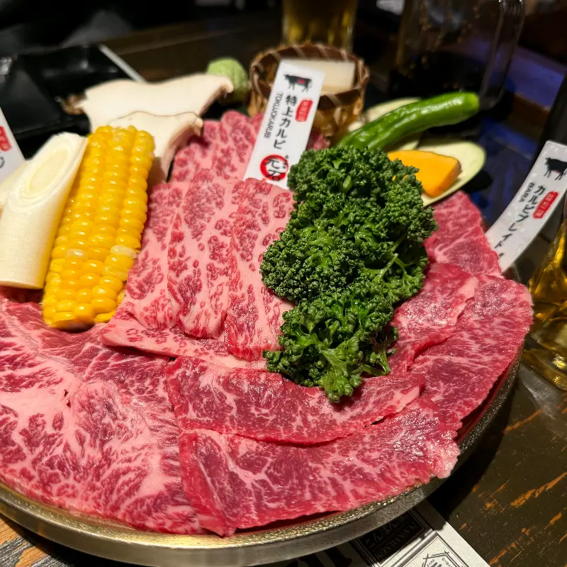 모토이시 와규와 하이볼