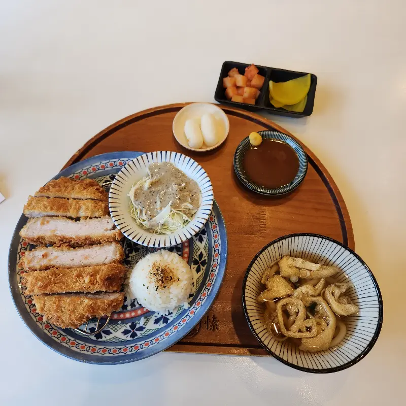 깔끔한 테이블 세팅