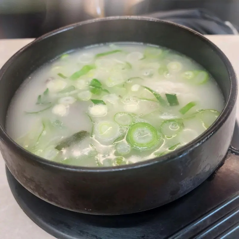 보기만 해도 속이 따뜻해지는 곰탕