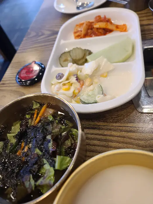치즈가 듬뿍 올라간 닭갈비