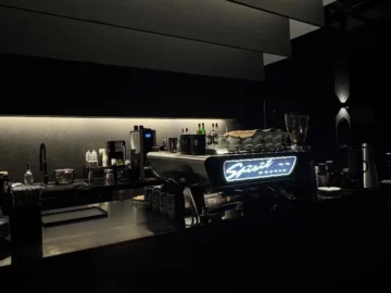 고요한 밤의 미식 경험, 용인 역북동 커피 맛집 ‘카페 프로그’에서 찾은 특별한 순간