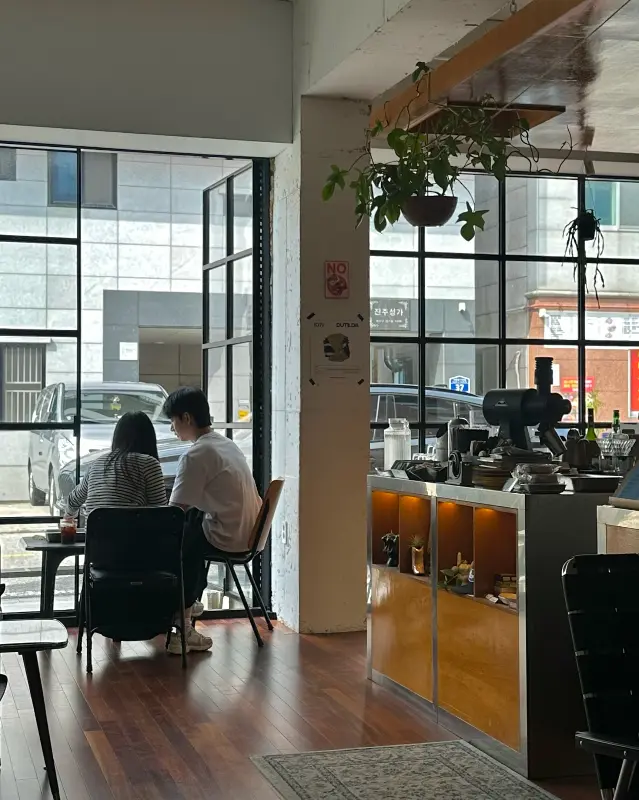 카페 내부 모습